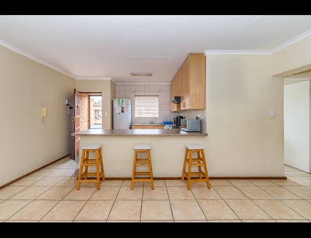 2 BEDROOM APARTMENT FOR SALE IN FERNDALE